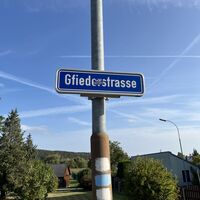 Dann durch die Gfiederstraße..