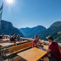 Rast am Karwendelhaus