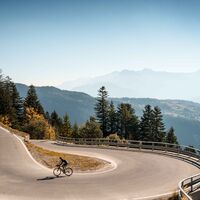 Straße zum Staudamm Tseuzier