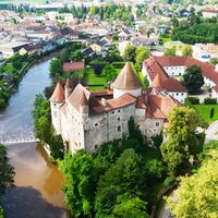 Luftbild Schloss Schwertberg und Maierhof
