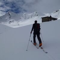 Vorbei an der Zollhütte 2502m