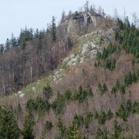 Blick zu Burgsteinmauer