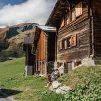 Pause in Puzzatsch vor dem Aufstieg zur Greina