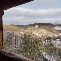 Blick von der Schutzhütte "Reißertsruh" - im Hintergrund die Kemenate Ziegenrück