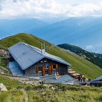 Nördlinger Hütte mit Fernblick