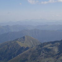 die Fernsicht reicht bis zum Großen Bösenstein der Rottenmanner Tauern am Horizont
