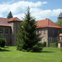 Im Hof der Kemenate in Lauchröden