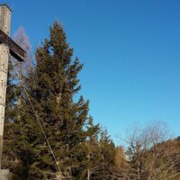 Großes Kreuz am Weg