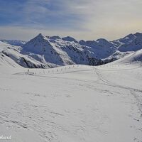 Der Blick zurück zeigt uns, wie weit wir schon oben sind
