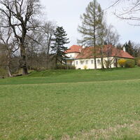 beim Schloss Hadersfeld vorbei