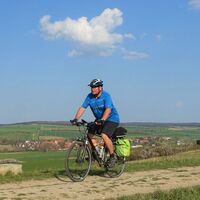 Auf dem Harzer Grenzweg im Hintergrund Rhoden