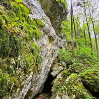 Haussteinhöhle