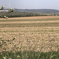 Oberhalb der A62