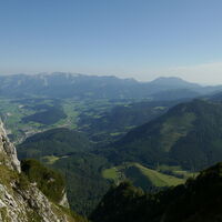 im Hintergrund der Hohe Nock