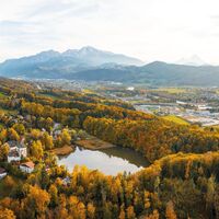 St. Jakob am Thurn mit Blick nach Puch bei Salzburg im Herbst
