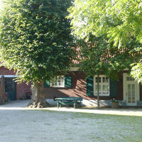 Eingang zum Laden über den Hof