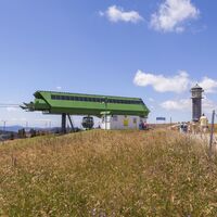 Bergstation Feldbergbahn mit Blick auf den Turm