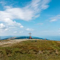 Aussicht mit Gipfelkreuz Stuhleck_Rettenegg_Oststeiermark
