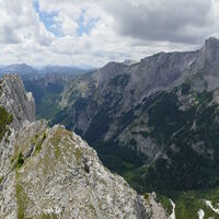 von da kann man eine gewaltige Aussicht genießen