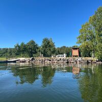 Am Suivanranta gibt es einen Badesteg und einen Bootshafen, Asikkala
