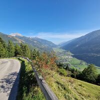 Am Rückweg vom Himmelbauer nach Obervellach, liegt uns das Mölltal zu Füßen.