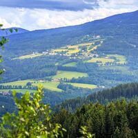 Tannhof mit Blick auf St.Corona