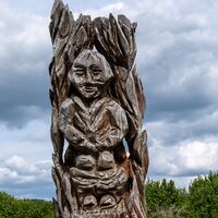 Faszinierend: Baumskulpturen in Böbingen