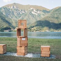 Die Installation Games of Cubes am Strand von Pur