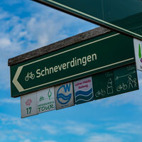 Wegweiser im Naturschutzgebiet