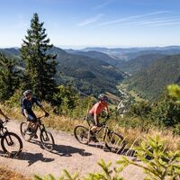 Mountainbiker mit Blick ins Wiesental