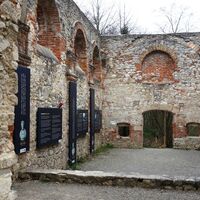 Pförtnerhäuschen und Leopoldkapelle