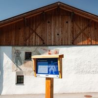 Kulturwanderweg Reith im Sommer_Schild_Das Rießenhaus.jpg