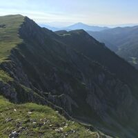 Blick östlich zurück Richtung Miesnerkogel (li) und Seeleiten (re-mi)