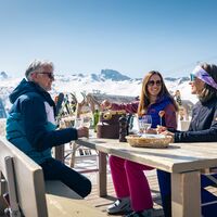 Bergrestaurant Prodalp am Flumserberg mit Blick auf den Spitzmeilen