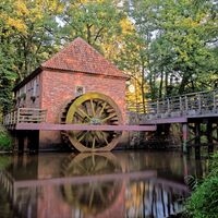 Untersicht der Wassermühle Eitzmühlen und Oste-Café