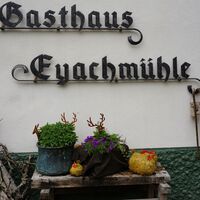 Das Gasthaus Eyachmühle lädt ein zu regionalen und leckeren Gerichten.
