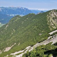 Rückblick Richtung Schärtle und Hochjoch, Wegverlauf durch die Latschen.