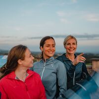 Radfahrerinnen Aussichtsturm Burgstall Kirchberg ob der Donau