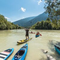 Anlegestelle bei Spittal - im Hintergrund die Goldeck Bergbahn