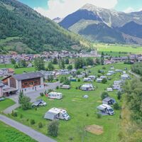 Blick auf Camping Muglin und Müstair mit UNESCO Kloster St. Johann
