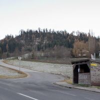 Abzweigung und Bushaltestelle Stein
