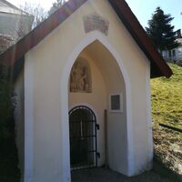 Marterl mit dem Hl. Brunnen