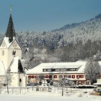 Außenansicht Gasthaus Ogris im Winter