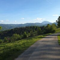 Abstieg am Weg Richtung Kapelle