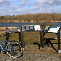Infotafel zur Elbe am Elberadweg