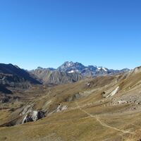 Gipslöcher, Zeblaswiesen, Fluchthorn vom Bergli
