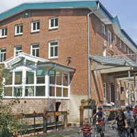 Wassermühle Malstedt mit Kunstgalerie und Radfahrern