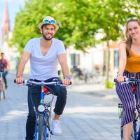 Radfahrer in der Innenstadt von Dessau-Roßlau