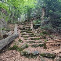Steintreppe hinauf zur Kleinen Kanzel
