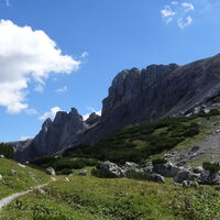 Karlmauer und Edelspitzen
